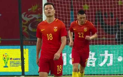 中国女足重新定义中国足球 “铿锵玫瑰”闪耀之时男足作何感想？