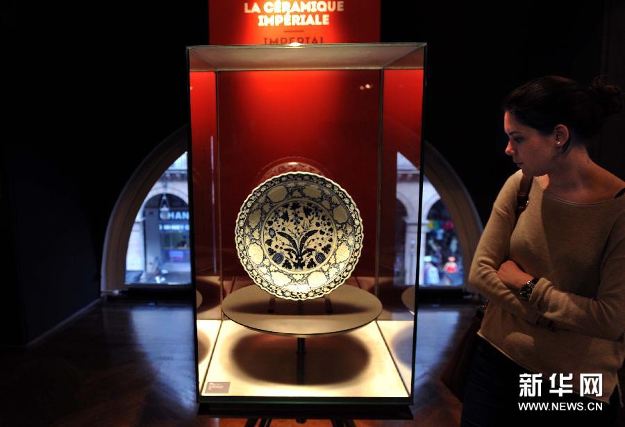 （国际）（9）中国艺术珍品展在巴黎举行