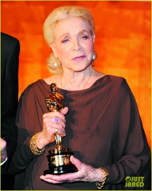 好莱坞黄金时代符号劳伦·白考尔去世