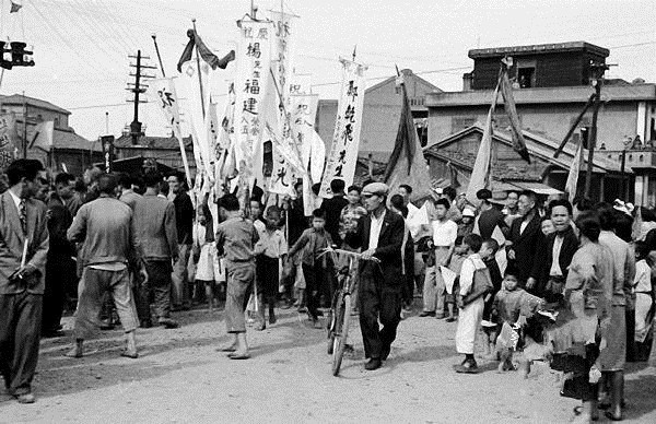 “解放”与“反攻”—50年代两岸青年参军对比