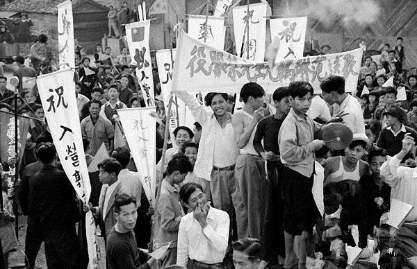 “解放”与“反攻”—50年代两岸青年参军对比