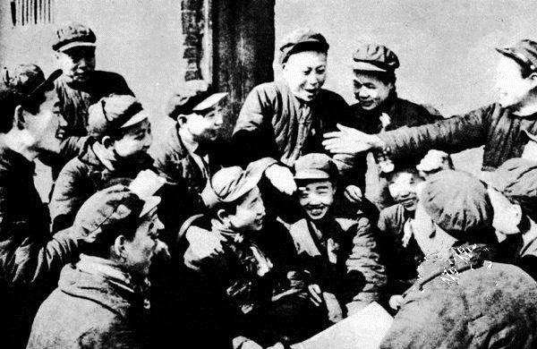 “解放”与“反攻”—50年代两岸青年参军对比