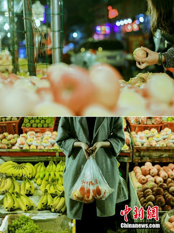 高校毕业生拍超feel闺蜜照 流淌淡淡离愁