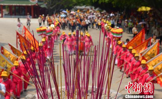 台湾瑞安宫230余名妈祖信众至湄洲岛谒祖