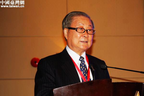 台湾海峡两岸客家文经交流协会理事长饶颖奇讲话。