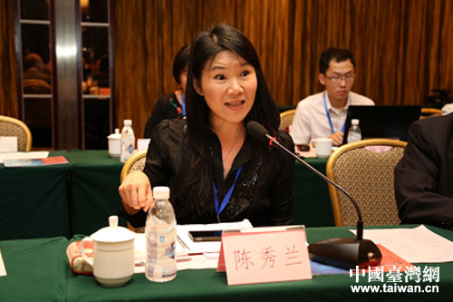 台湾旺报副总编辑陈秀兰在座谈会上发言。