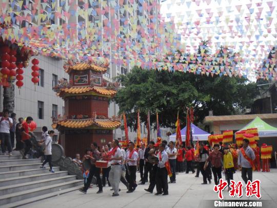 闽“玄天上帝”赴台巡境回宫 马英九等题词赠匾