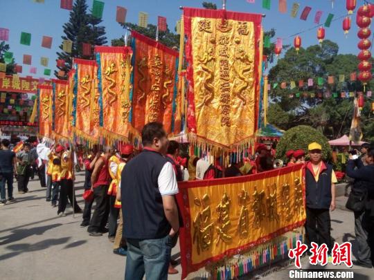 两岸城隍神尊开始巡境赐福