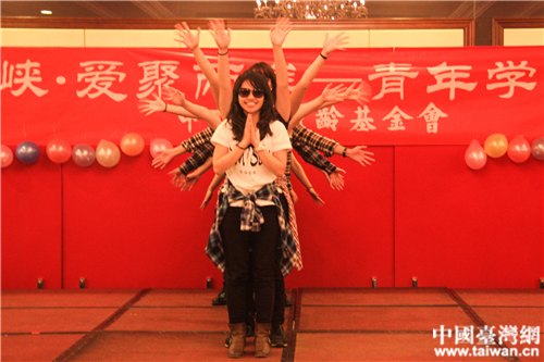 夏朝B团的舞蹈表演