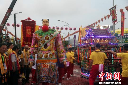 湖南神农大帝祖庙圣驾首次在台湾巡境赐福