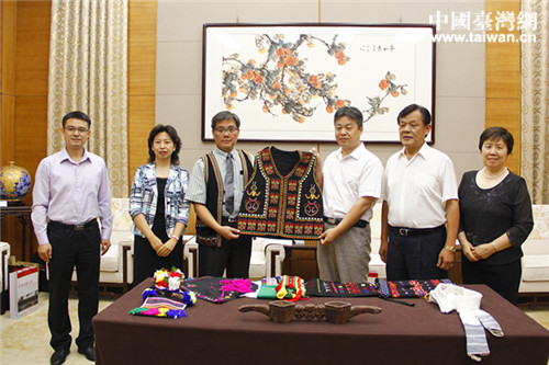 台湾原住民族文创交流协会向中央民族大学民族博物馆捐赠活动于5月24日上午在北京台湾会馆举行