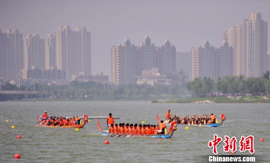 台湾龙舟队开封竞渡：重在交流享受比赛