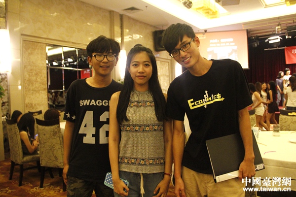 會後拍照留念。