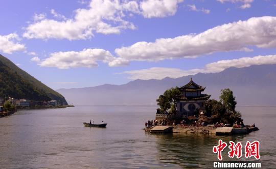云南大理洱海小普陀岛。　张炜 摄