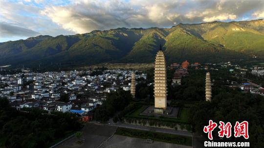 航拍云南大理崇圣寺。　严越培 摄
