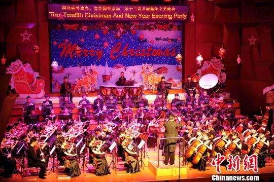 600余位在鄂外国专家共享“文艺大餐”