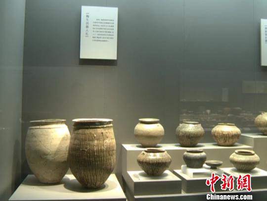 南京博物院展出中国最大体量“原始瓷器”