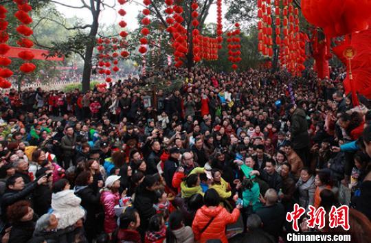 30万人热情助阵广汉保保节见证结缘家庭共享幸福