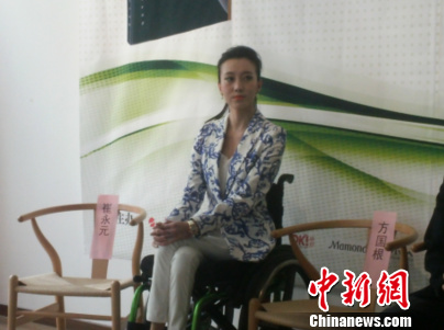 舞蹈家刘岩推新书《手之舞之》崔永元助阵（图）