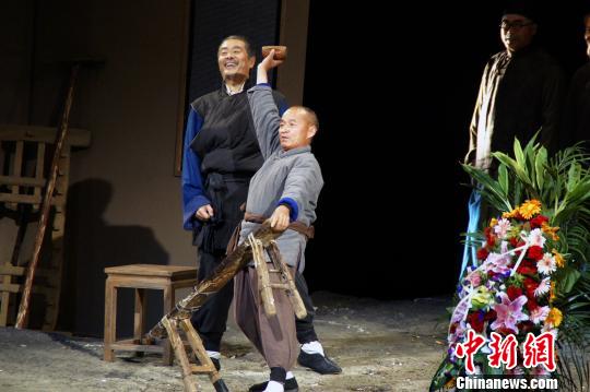 话剧《白鹿原》天津首演老腔“吼出”史诗气氛