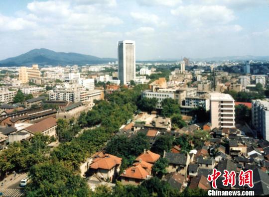 南京金陵饭店老楼成“文物”古朴与现代碰撞交融