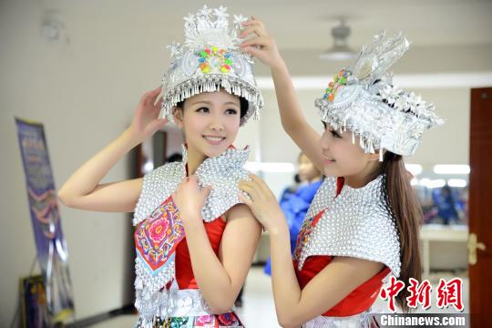 凤凰古城“偶遇节”将上演 大量萝莉、女神参与