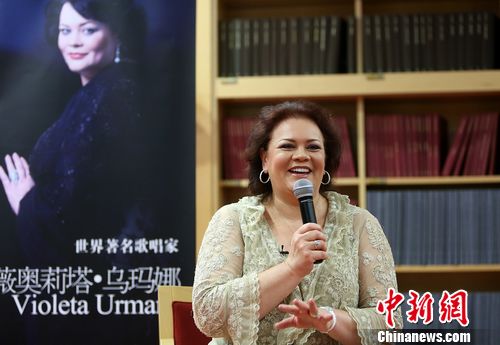 歌唱家乌玛娜首度献声大剧院加盟《乡村骑士》