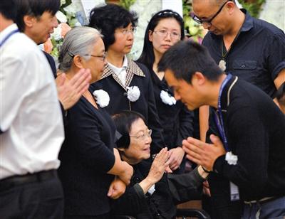 送别国学大师汤一介