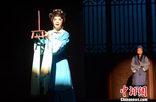 梅花奖得主领衔上演 “非遗”闽剧受海内外戏迷热捧