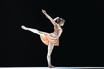 "荷花奖"当代舞、现代舞入围作品被指表现风格雷同