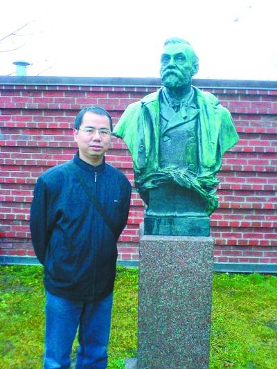 华科"段子高手"教授走红 用段子讲解工科专业知识
