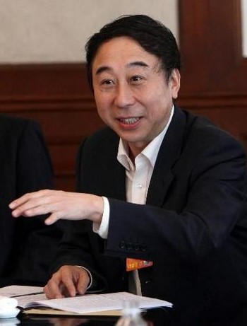 彭丽媛冯巩黄宏揭上春晚最多的人(图)