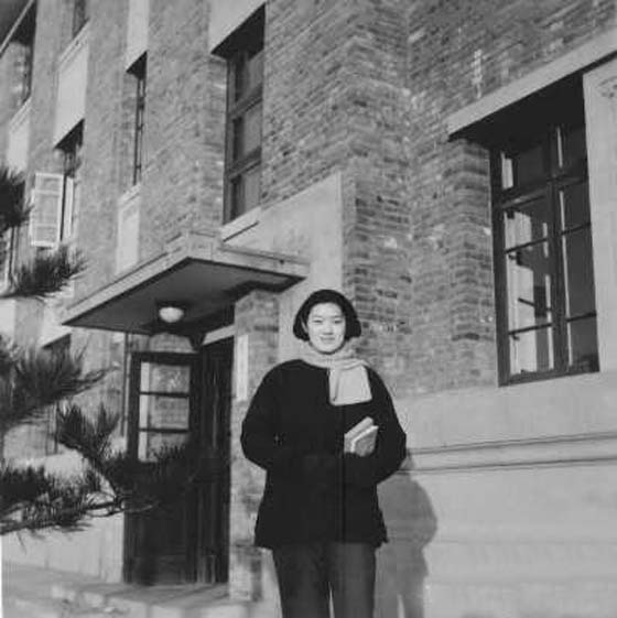 章含之：毛泽东建国后的翻译。