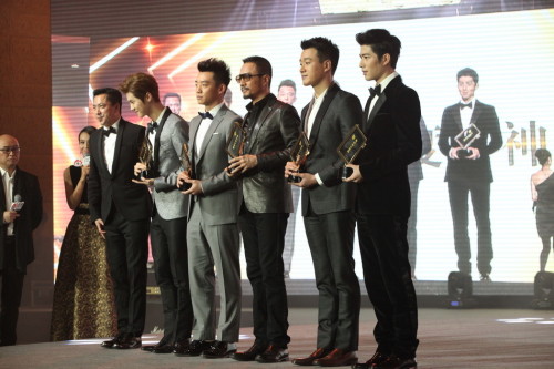  新浪2014微博之夜 华丽落幕 微力进无止境_大