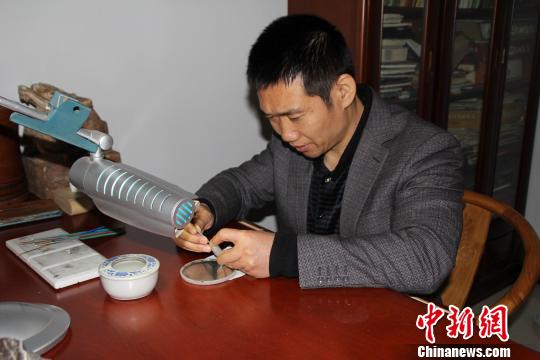 河北“精微内画第一人”眼疾休笔欲售珍品传绝技