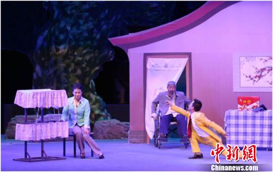 甘肃首部精准脱贫秦腔剧《倒水湾》庆阳开演（图）