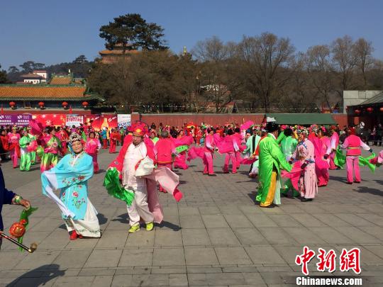 河北承德：热河庙会时隔19年再与民众见面