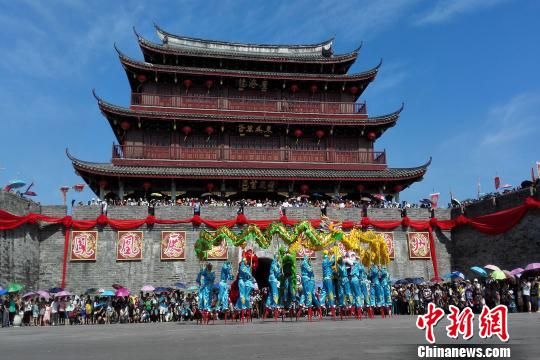 全国12支舞龙队广东潮州角逐“中国民间文艺山花奖”