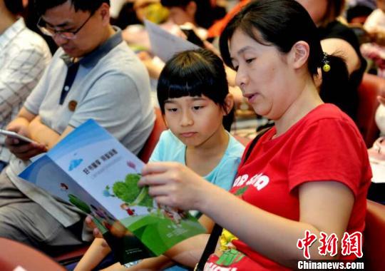 上海小学生每人年均读书超15本童书阅读占主流