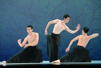 台湾选举前夕云门舞集“松烟”沉淀城市喧嚣（图）