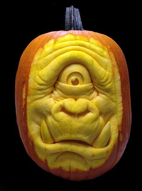 美雕刻家制作惊悚南瓜迎万圣节