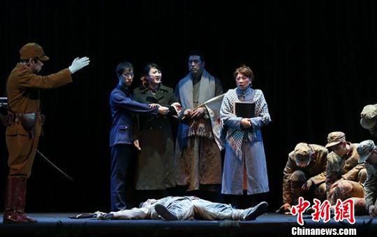 反思南京大屠杀 残疾人话剧《沦陷》南京首演
